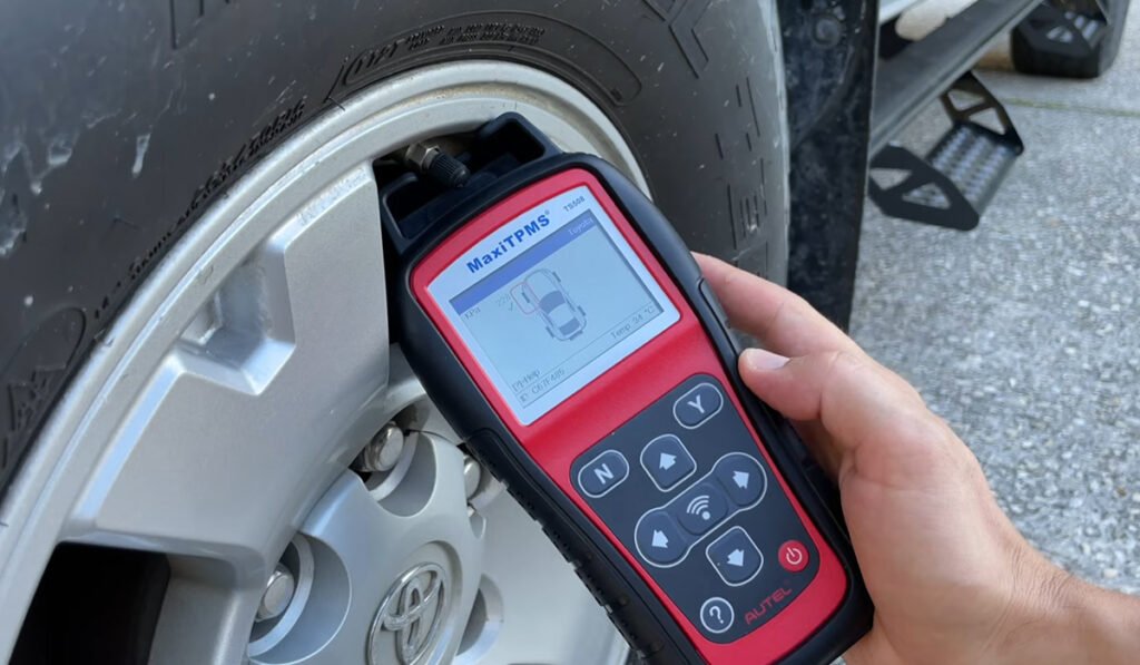 Technician using TPMS activation tool – how to tell which TPMS sensor is bad
