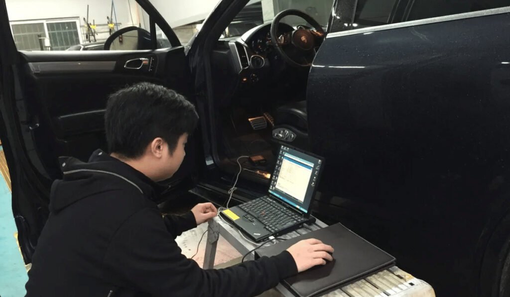 Using computer ECU tuning to deactivate TPMS permanently by modifying vehicle settings.